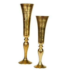 Taille personnalisée antique doré poli moderne en acier inoxydable Vases en métal parfait pour la maison et l'hôtel Pots de fleurs - Product Image 1