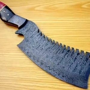 Couteau de Chef Personnalisé 7 Pouces en Acier Damas Écologique avec Manche en Bois de Fer VG10, 89 Couches, pour Camping, Chasse et Cuisine - Product Image 1
