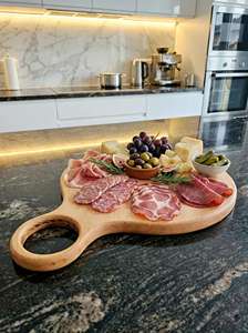 Planche à découper suspendue en bois brun personnalisée pour la cuisine, pour couper les fruits, les légumes, le fromage, le pain - Product Image 4