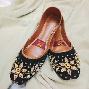 Nouveautés : Chaussures Khussa indiennes pakistanaises personnalisées, couleurs et tailles variées, pour femmes, plates, antidérapantes et confortables. - Product Image 3