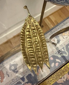 Plato de hoja de oro de estilo único, perfecto para exhibir pequeños artículos decorativos y como bandeja de decoración para el baño, para velas o accesorios. - Product Image 1