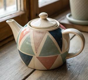 Théière artisanale à motif décoratif avec bec verseur de précision, poignée confortable, corps isotherme, idéale pour servir le thé - Product Image 2