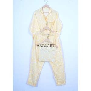 Conjunto de pijama para mujer a la moda con estampado floral, top de manga larga y pantalones largos, suave y transpirable para dormir. - Product Image 5