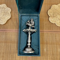Artisanat en métal, paon plaqué argent SAMAI / DIYA avec boîte en velours