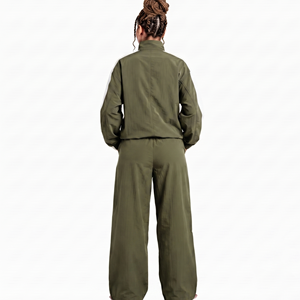 Ensemble de survêtement en nylon bicolore pour femmes, design personnalisé, veste et pantalon légers, vêtements de sport décontractés, fabricant de vêtements streetwear - Product Image 2