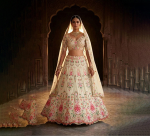 Lehenga Choli de Diseño Tradicional con Bordado Verde en Organza de Seda, Corte Ajustado, Listo para Usar, Ideal para Bodas y Fiestas - Product Image 1
