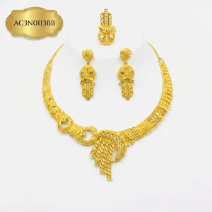 Conjunto de Collar y Aretes con Diseño de Flor Chapado en Oro de 24K, Joyería de Lujo Africana para Bodas - Product Image 2