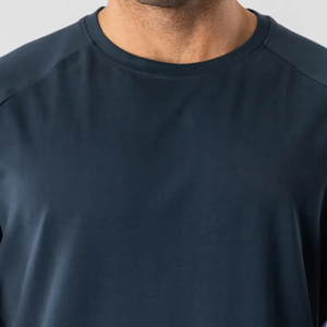 T-shirt de fitness tendance pour hommes, séchage rapide, construction flexible, vêtements d'entraînement de gym, couleurs et tailles personnalisées, fabricant OEM - Product Image 3