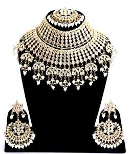 Conjunto de Collar Étnico Chapado en Oro AD Kundan con Cristales, Perlas de Imitación y Cuentas, Joyería Elegante para Bodas - Product Image 3