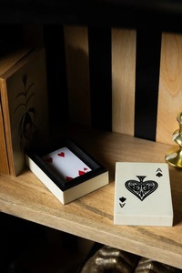 Caja de Almacenamiento de Cartas de Póker de Resina con Diseño Moderno de As de Póker, Estilo Clásico para Decoración de Sala de Estar - Product Image 5