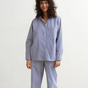 Peignoir de nuit professionnel en satin mat, personnalisable avec logo, vêtement de détente haut de gamme pour la vente en gros - Product Image 1