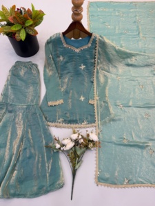 Ensemble prêt-à-porter entièrement cousu avec haut brodé de sequins et de miroirs, pantalon Sharara Plazzo et dupatta. - Product Image 5