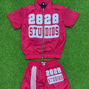 Conjunto Deportivo Personalizado para Hombre, 100% Nailon, Conjunto de Verano con Pantalones Cortos, Camiseta de Manga Corta y Pantalones Cortos - Product Image 1