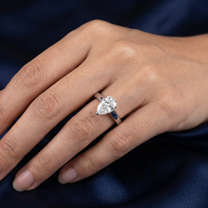 Anillo de compromiso solitario con diamante cultivado en laboratorio, oro blanco, elegante anillo nupcial, joyería fina de lujo, regalo para mujer - Product Image 1