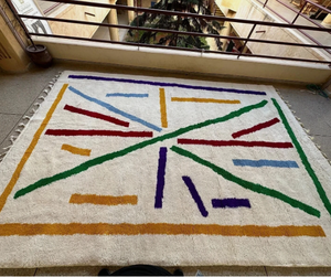 Alfombra de Nudos Marroquí de Lujo con Base Blanca y Líneas Multicolor, Tejida a Mano con Lana, Antideslizante, de Pelo Alto, Acolchada, Resistente a las Manchas, Lavable a Mano - Product Image 3