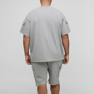 Conjunto de camiseta y pantalones cortos de algodón gris para hombre de la marca Your Brand, cuello redondo, estilo casual de verano, diseño con estampado de letras y bolsillo frontal, en venta en línea. - Product Image 2
