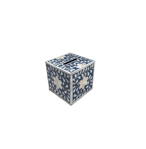 Boîte à mouchoirs moderne en résine avec incrustation d'os artisanale et finition en résine pour une esthétique intérieure raffinée - Product Image 3