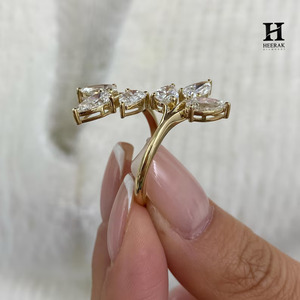 แหวนทอง 14K รูปใบไม้ประดับเพชรทรงลูกแพร์แบบกำหนดเอง แหวนหมั้นเพชรเพาะเลี้ยงในห้องปฏิบัติการสำหรับผู้หญิง ได้รับการรับรองจาก IGI - Product Image 2