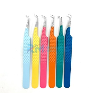 แหนบดัดขนตาสแตนเลสเคลือบสีฝุ่น 6 สี ปลายเงินแบบ Shin พร้อมด้ามจับเพชร - Product Image 1