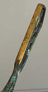 Ouvreur de bière en métal enduit de poudre grise parfait pour les accessoires de barman modernes et la préparation de boissons élégantes - Product Image 5