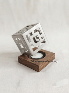 Brûleur d'encens moderne en acier inoxydable en forme de cube avec base en bois, écologique, fait main, pour la maison, parfum d'ambiance, aromathérapie - Product Image 1