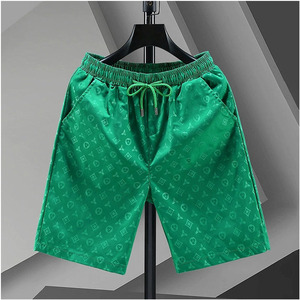 Pantalones cortos de gimnasio con estilo. Diseñado con detalles de alto contraste. Corte deportivo. y material duradero para entrenamientos intensos. - Product Image 1