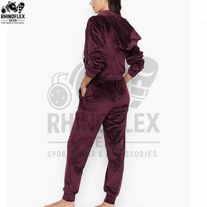 Ensemble jogging velours unisexe 2 pièces avec logo personnalisé sur la bande latérale, ensemble de survêtement patchwork pour couple, survêtement en velours pour homme et femme - Product Image 2