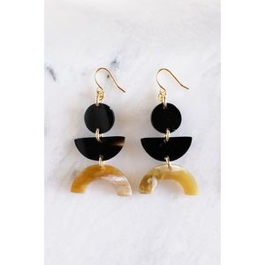 ชุดเครื่องประดับต่างหูยาวรูปเขาควายทำด้วยมือธรรมชาติ - Product Image 1