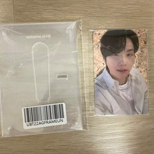 สำหรับอัลบั้มพิเศษของบีทีเอส ชูก้า พร้อมการ์ดรูปภาพ POB ของแท้จากเวอร์เวส พร้อมกรอบอะคริลิค - Product Image 1