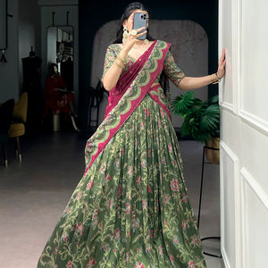 Lehenga Choli indio de diseñador, listo para usar, con dupatta, seda suave con trabajo de tejido, para bodas, fiestas, atuendo estilo Bollywood. - Product Image 1