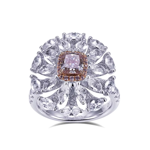Anillo de compromiso de oro blanco para mujer con diamante talla esmeralda rosa y piedras laterales de diamante, certificado GIA, estilo de lujo - Product Image 6