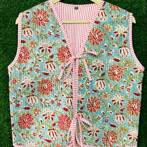 Chaleco acolchado de algodón para mujer, chaleco sin mangas con estampado floral, ropa ligera informal con cuello en V - Product Image 3