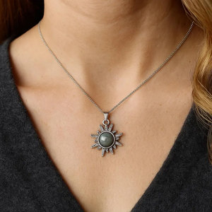 Colgante de Estrella de Piedra Verde, Joyería de Latón para Mujer, Motivo de Sol Místico, Estilo Vintage, Collar Étnico Bohemio Hecho a Mano, Regalo - Product Image 2