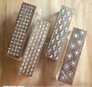 Bandeja de Chocolate Decorativa Hecha a Mano para Regalos y Elegantes Interiores del Hogar, Bandeja de Servicio Contemporánea de Acrílico con Madreperla - Product Image 4