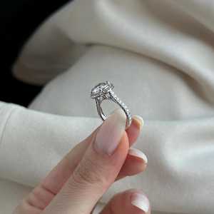 Anillo clásico de moissanita con corte redondo de 7 mm y diseño floral para mujer, plata 925 original, regalo sorpresa nupcial para amantes - Product Image 2