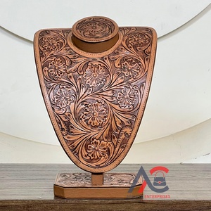 Meilleures ventes : Présentoir à colliers Western entièrement décoré, accessoires artisanaux, support à bijoux floral, décoration rustique pour boutique, ensemble cadeau - Product Image 1