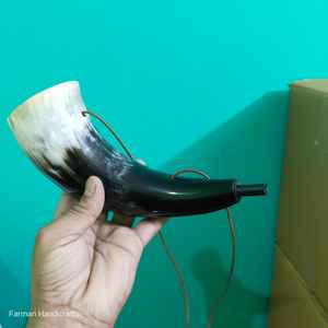 Corneta Tradicional de Búfalo Grande con Cordón de Cuero, Instrumento Musical Tradicional a Precio Económico - Product Image 1