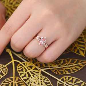 แหวนหมั้นประดับมอร์แกไนต์สีชมพูทรงมาร์คีส์ ชุดแหวนแต่งงานวินเทจประดับเพชรโมอิสซาไนต์ ทองคำสีกุหลาบ สำหรับผู้หญิง เครื่องประดับชั้นดี รับผลิตแบบ OEM ODM - Product Image 3