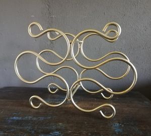 Support à Bouteilles Moderne en Fil Métallique Décoratif, Présentoir à Vin Doré pour Bar Domestique - Product Image 4