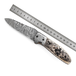 Couteau de chasse et de camping pliant en acier Damas de qualité industrielle personnalisé - Manche en os de chameau gravé au laser, longueur totale de 19 cm - Product Image 5