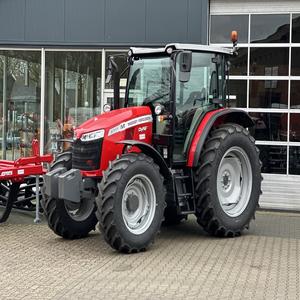 Achetez un tracteur agricole d'occasion Massey Ferguson MF 5711 M 4x4, 22 CV, moteur Cummins, avec boîte de vitesses et pompe. - Product Image 4