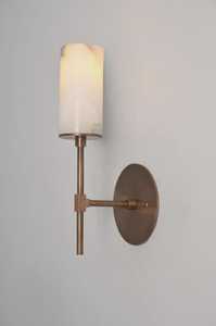 Applique murale moderne en laiton avec abat-jour en marbre, luminaire intérieur minimaliste pour salon et décoration intérieure - Product Image 2