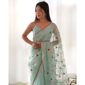 Sari en soie RV Creation Designer pour mariages, couleur ciel, avec broderie de fils et de sequins, style Inde et Pakistan - Product Image 3