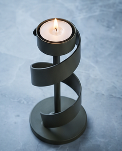 Support de Bougie Métallique Vert Mat Abstrait de Luxe, Unique avec Ruban Spirale, pour Bougies Coniques et Piliers, Décoration Artisanale pour Table de Salon d'Hôtel - Product Image 4