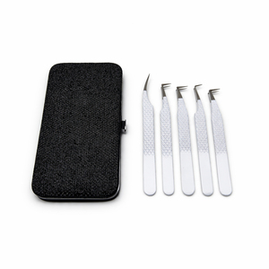 Pinces à cils en acier inoxydable de haute qualité avec pointes droites/courbées, antistatiques et durables pour l'application d'extensions de cils - Product Image 4