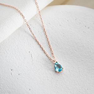 Collier pendentif goutte d'eau en topaze bleue, pierre de naissance de décembre, délicat, en argent 925 plaqué or rose 14 carats, bijoux ethniques certifiés IGI - Product Image 1