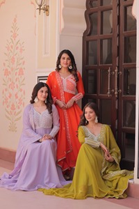 Impresionante Vestido Indio de Georgette con Lentejuelas y Cuentas Bordadas para Bodas y Fiestas, para Mujer - Product Image 4