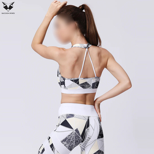 Sujetadores Deportivos Sólidos Transpirables para Mujer, en Diferentes Colores, de Alta Calidad, Cómodos, de la Mejor Tela Suave, Estilo Único, para Yoga y Fitness - Product Image 4