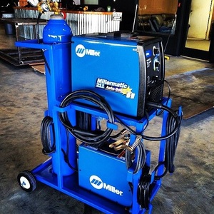 Machine à souder Miller avancée pour travaux de fabrication, offrant une puissance de soudage stable et une utilisation pratique - Product Image 1
