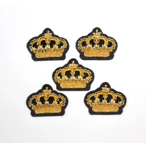 Top Custom Wholesale Antique Design British Hand Embroidered Badges on Felt Fabric with Bullion Wires for Blazers other Uniforms - Product Image 4